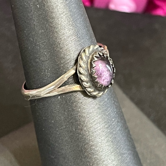 Vintage Native Style Ring - Picture 3 of 11